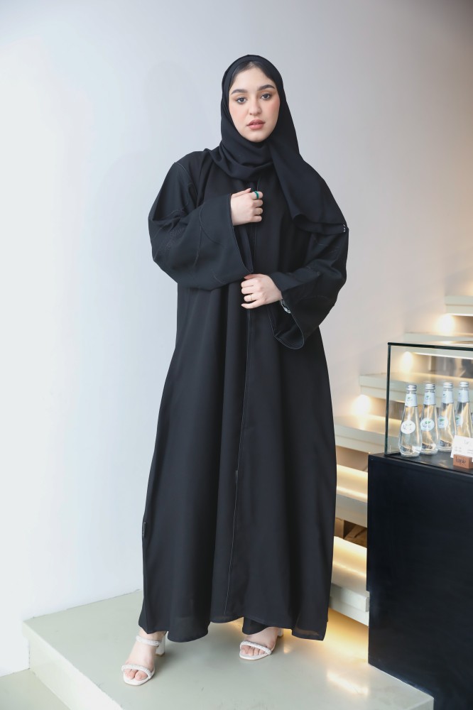 0081عبايه فرسان كمام مخطط