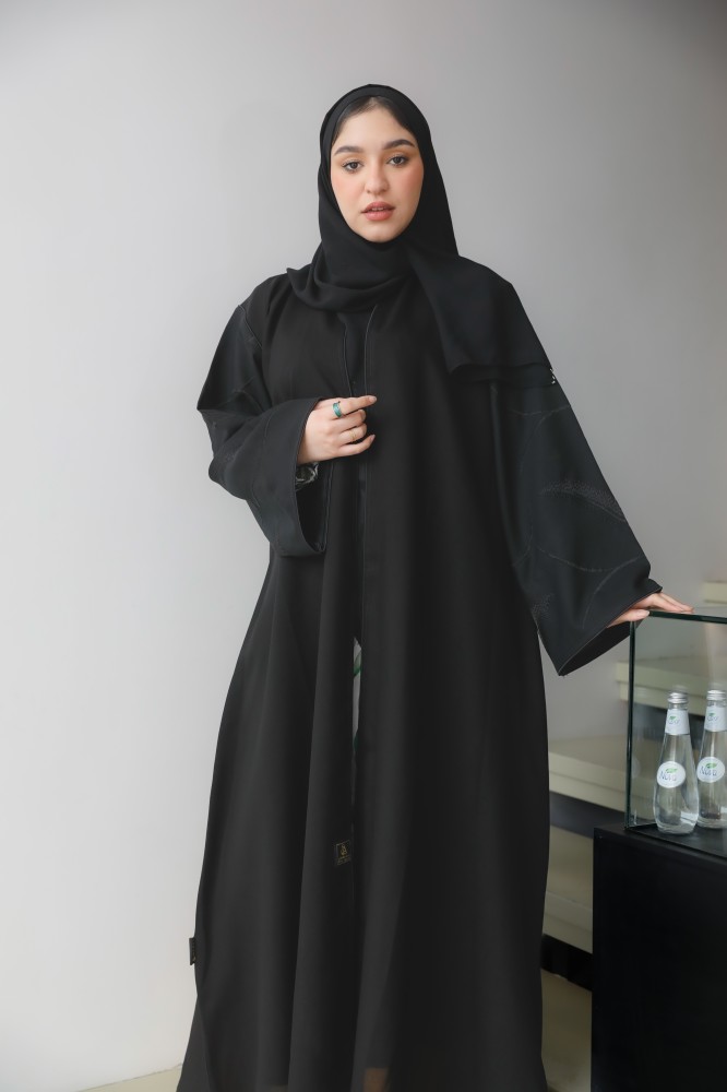 0081عبايه فرسان كمام مخطط