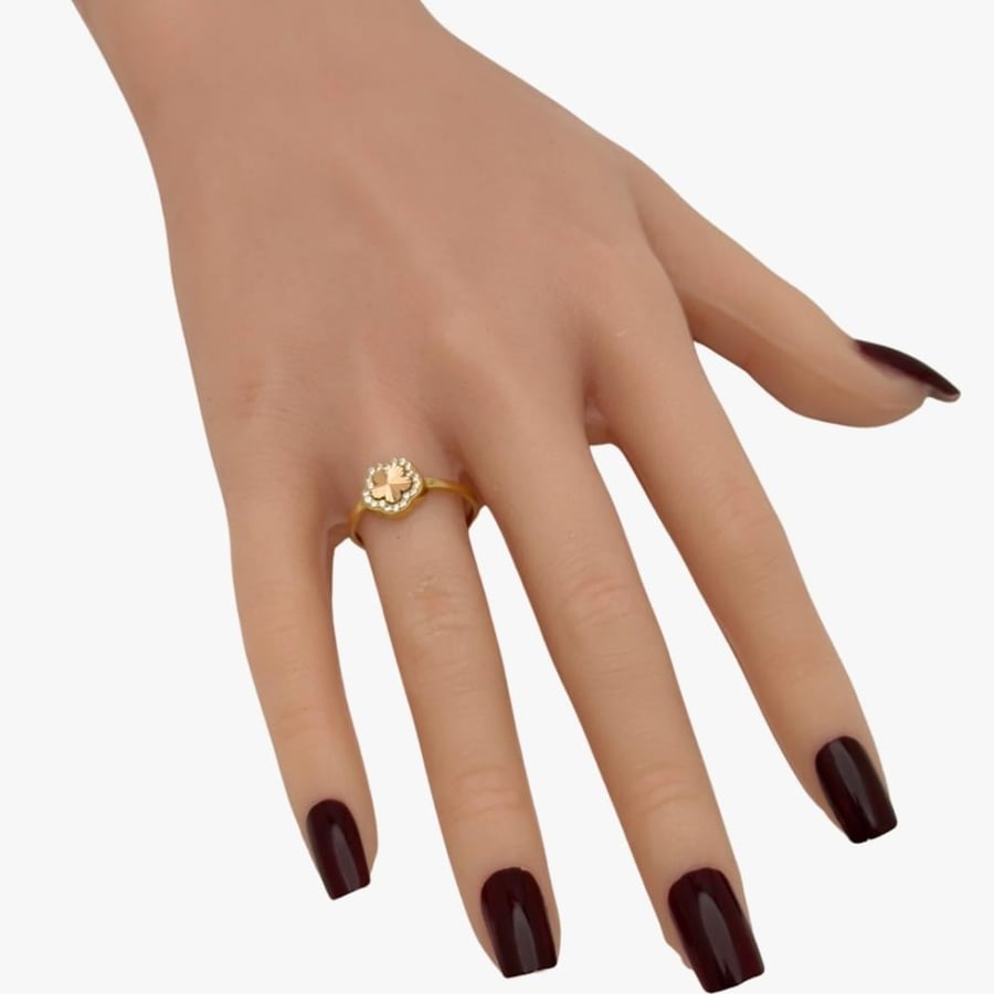 Gold ring with diamond design 18 karat