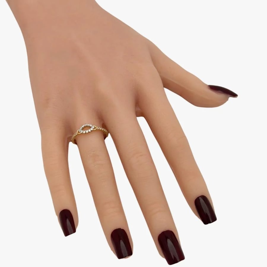 خاتم ذهب عيار 18 بأناقة ألماسية مميزة