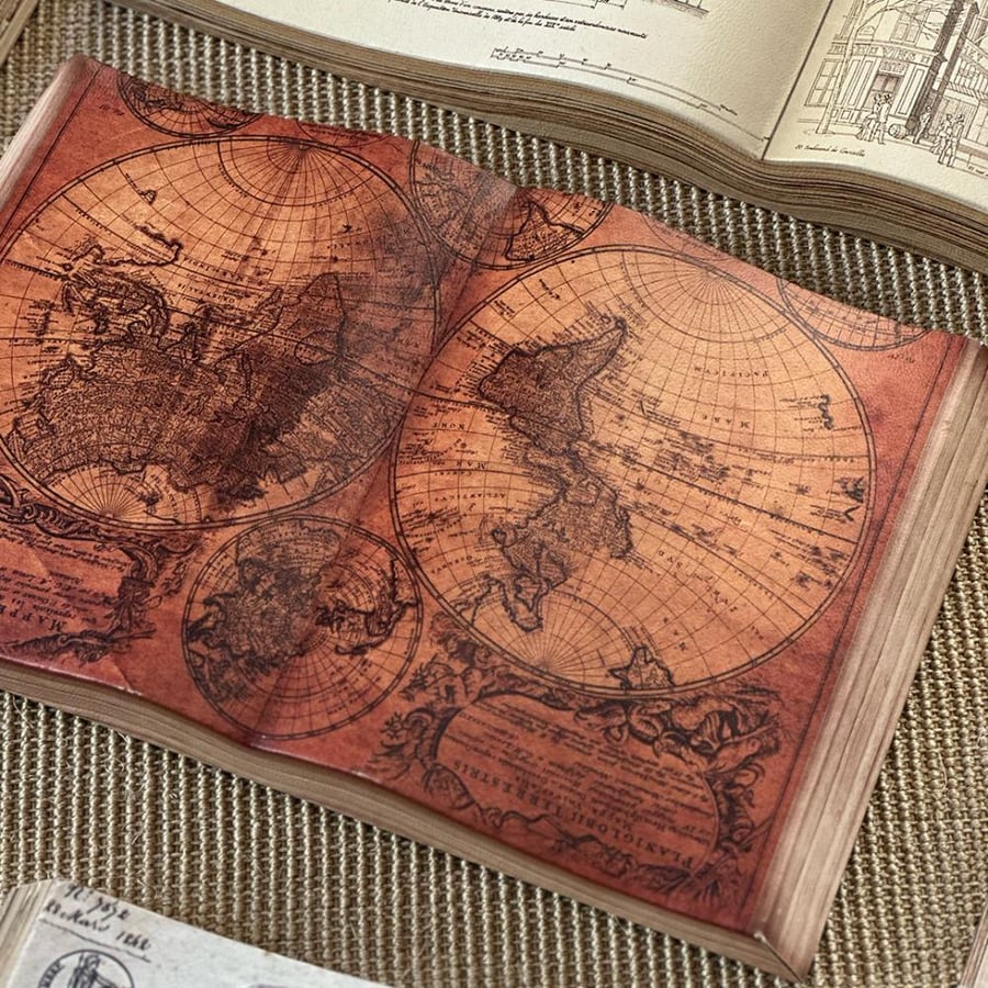 لوحة ديكور على شكل كتاب