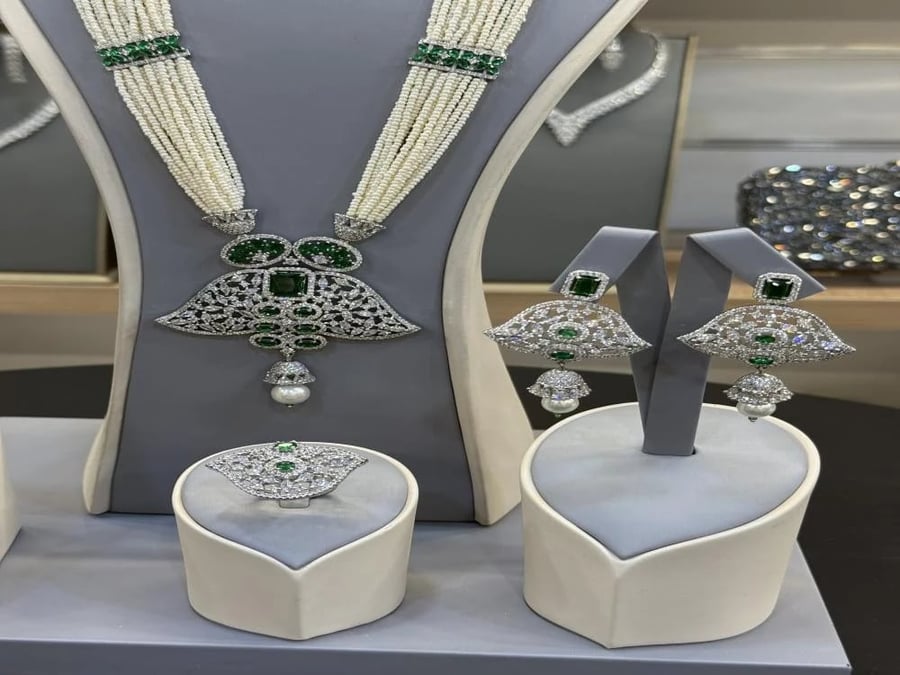 طقم لولو زراعي نسائي باللون الفضي والأخضر