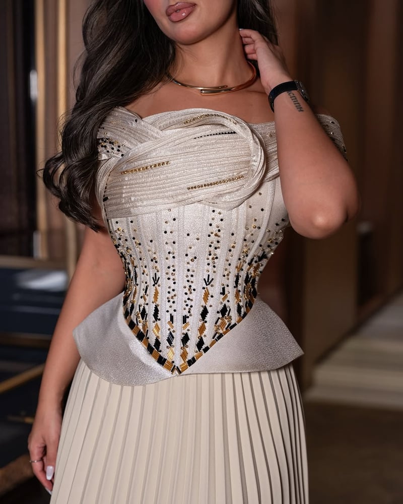 فستان سهرة شامبين ميكادو بتطريز يدوي