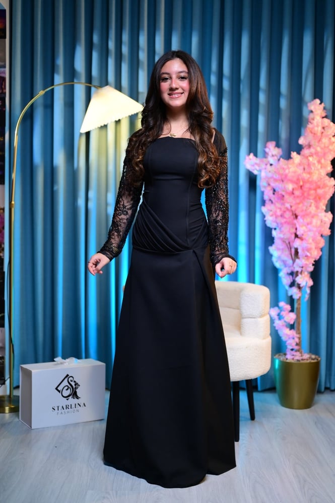 فستان سهرة أسود باربي بأكمام دانتيل