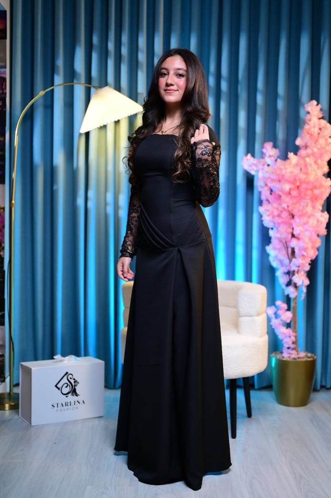 فستان سهرة أسود باربي بأكمام دانتيل