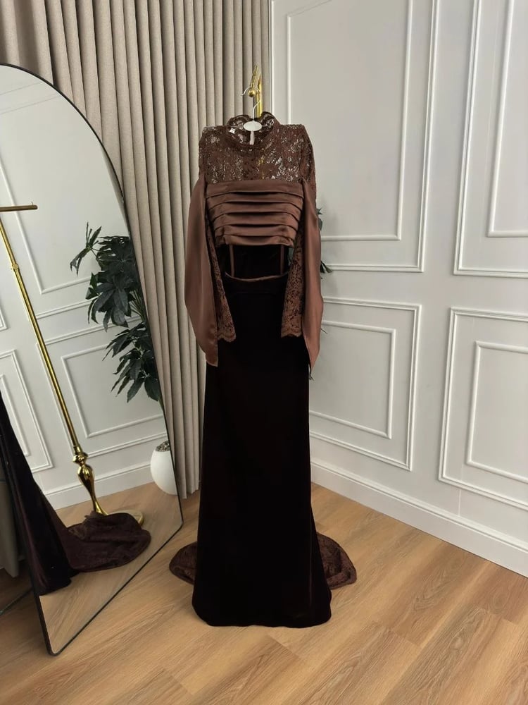 فستان سهرة مخمل كوري بني شوكولاتة بالدانتيل