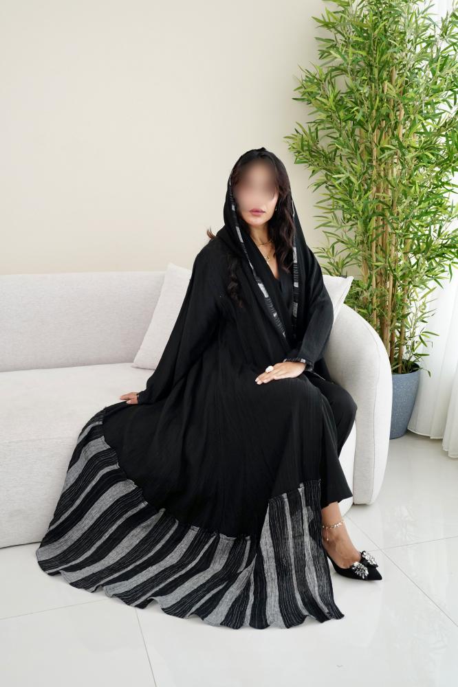 عباية لارا