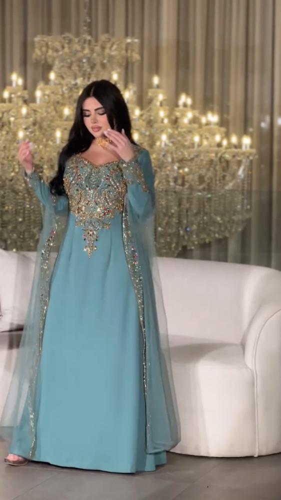 فستان راقي قطعتين شك يدوي زركون
