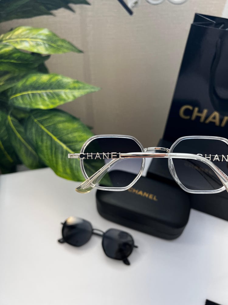 نظارة CHANEL - ملون
