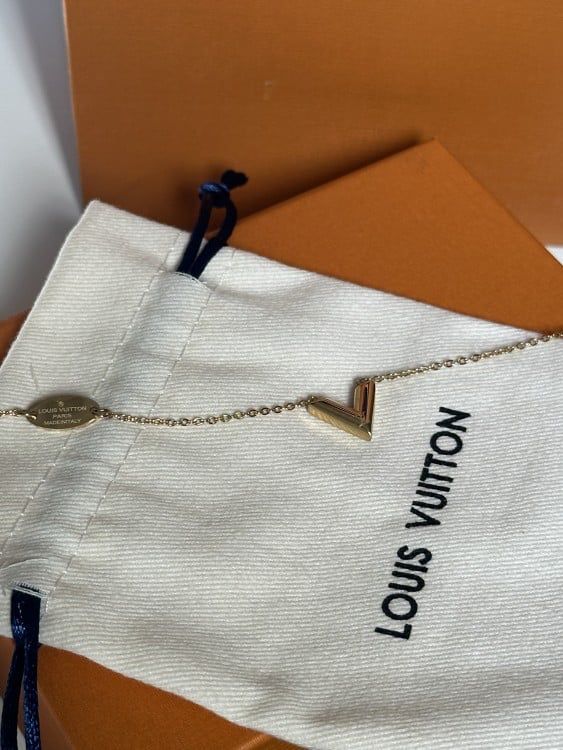إسوارة LOUIS VUITTON معدن ذهبي ماستر كواليتي