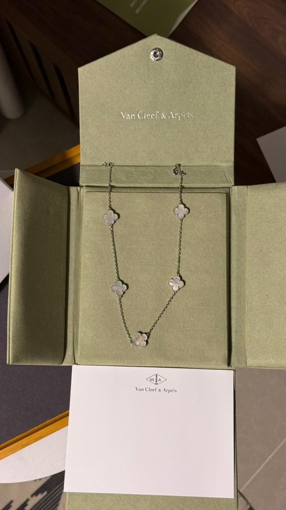 عقد فان كليف آربلز الامبرا  Van cleef  - معدن فضي - ابيض