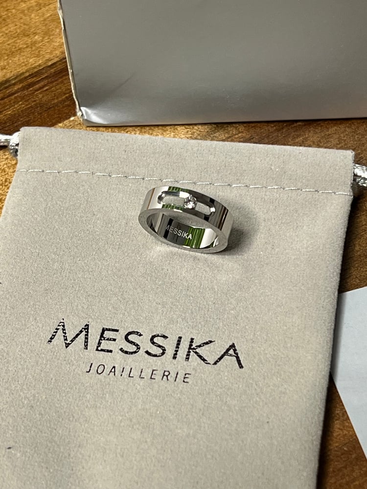 خاتم Messika معدن فضي متوفر فقط مقاس 8 ماستر كواليتي