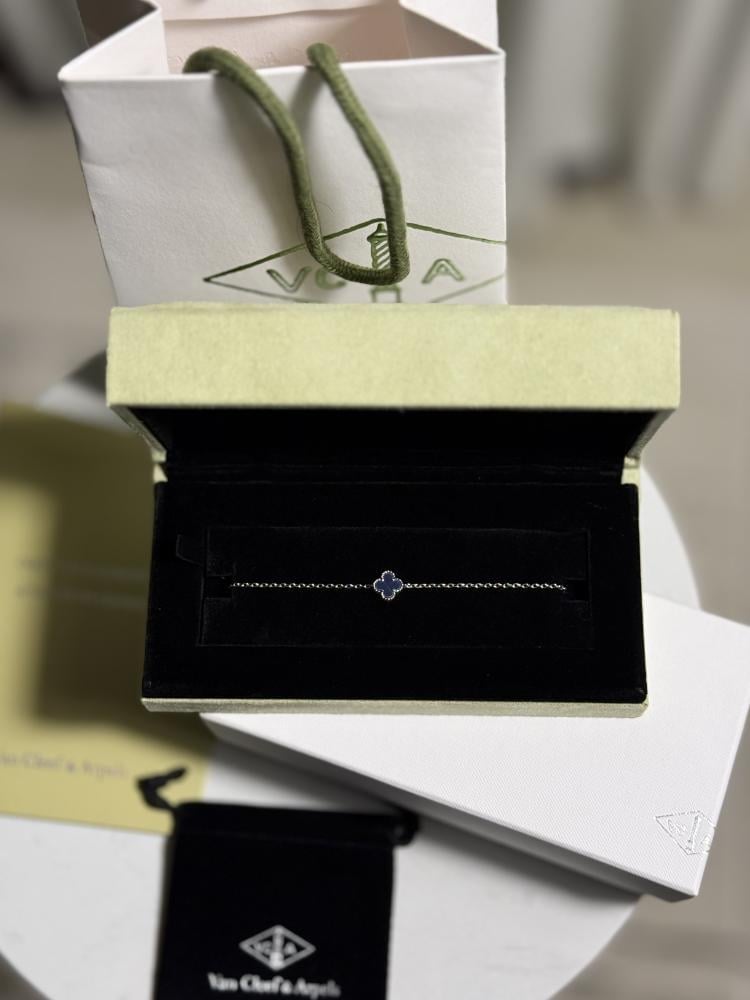 إسوارة Van cleef فضي- ازرق مخطط
