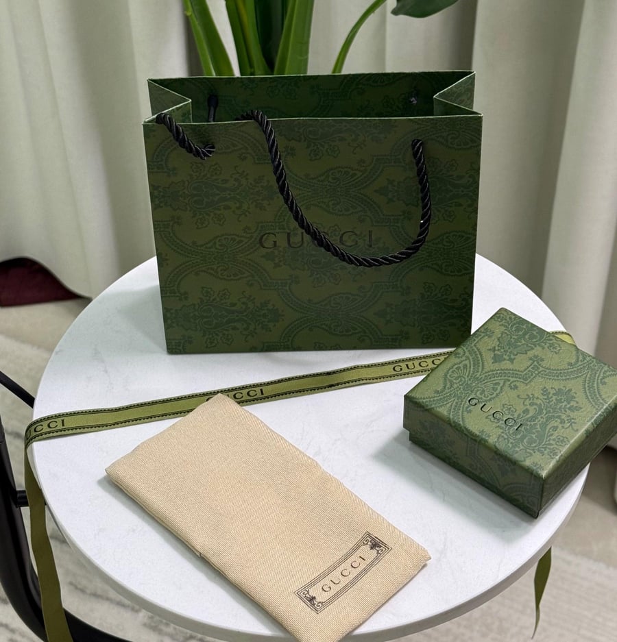 حلق - GUCCI معدن ذهبي بكرستالات