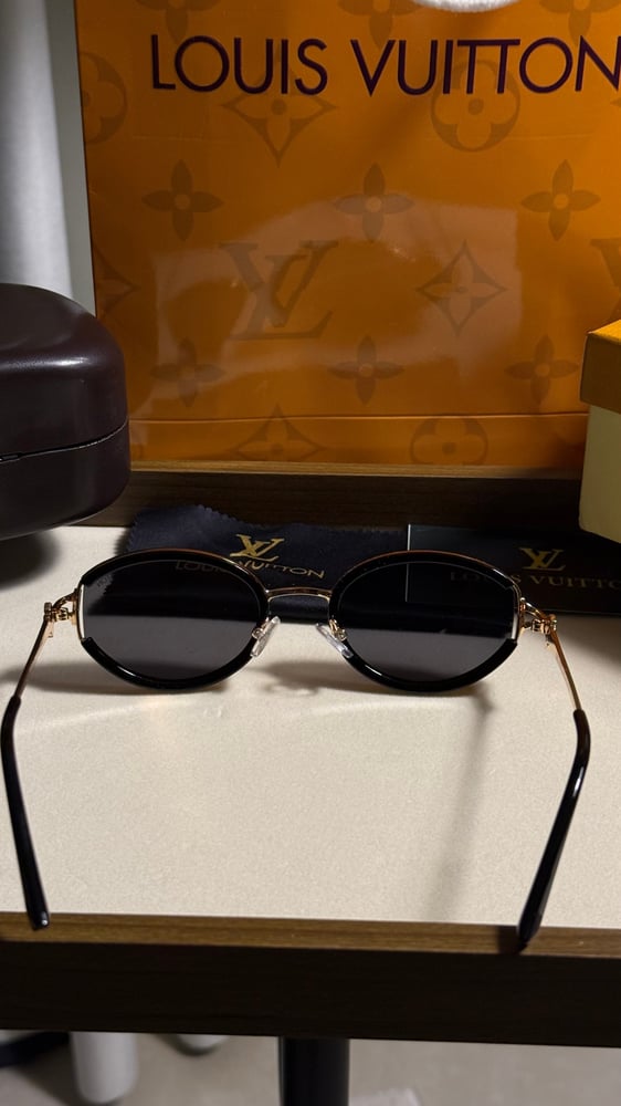 نظارة LOUIS VUITTON