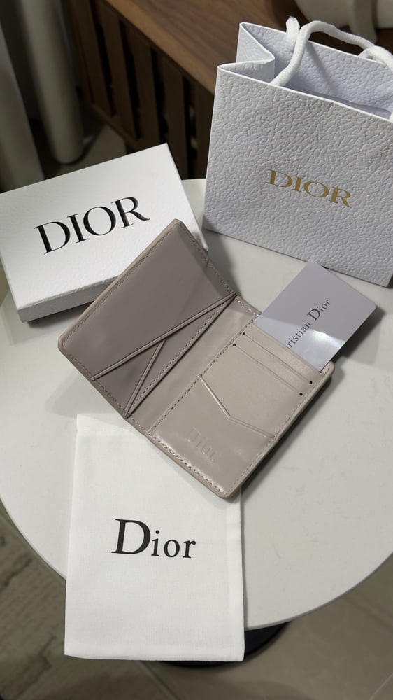 محافظ جيب رجالي - Dior