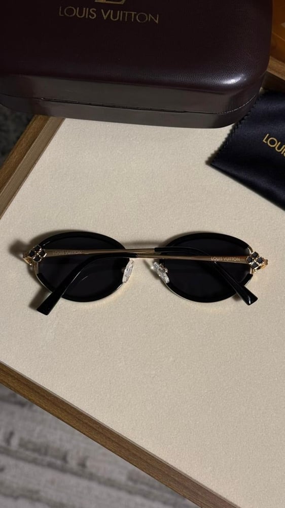 نظارة LOUIS VUITTON{لونين}