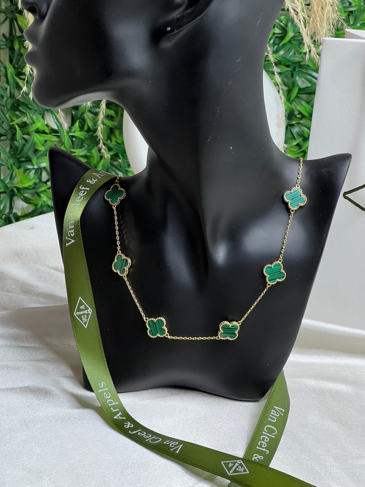 سلسال Van cleef المميز ذهبي -أخضر ماستر كواليتي