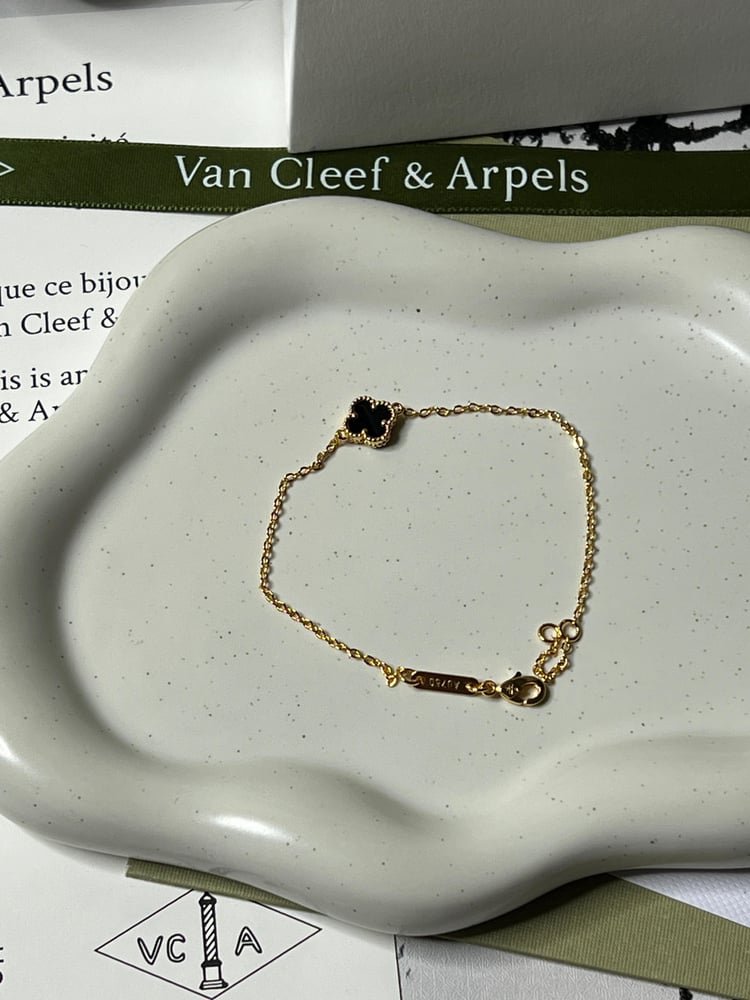 إسوارة Van cleef اذهبي_اسود