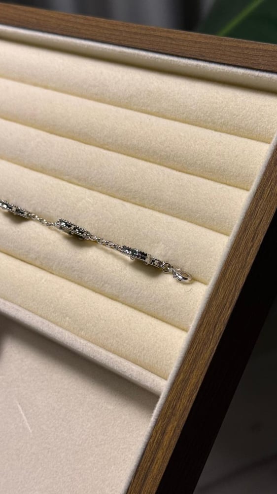 اسوارة van cleef معدن فضي - فيروزي