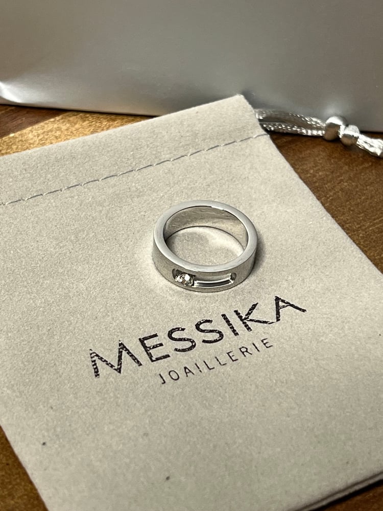 خاتم Messika معدن فضي متوفر فقط مقاس 8 ماستر كواليتي
