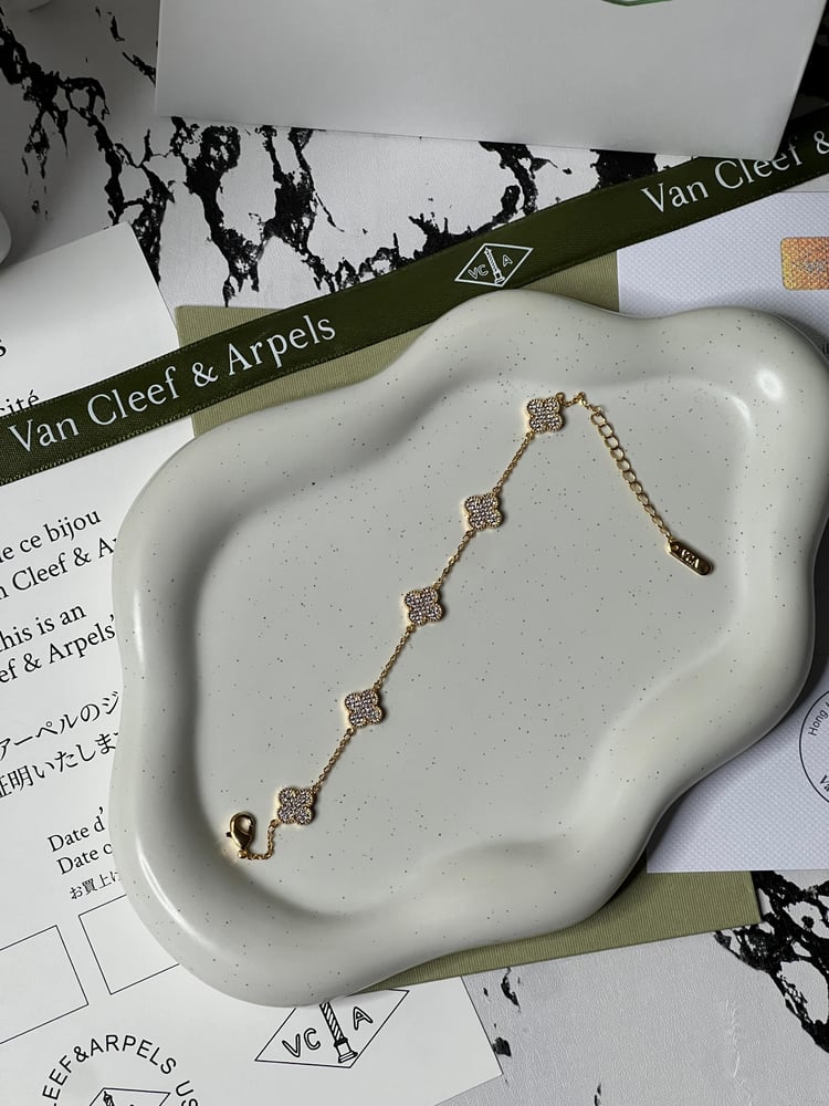 إسوارة Van cleef اذهبي كرستالات ماستر كواليتي