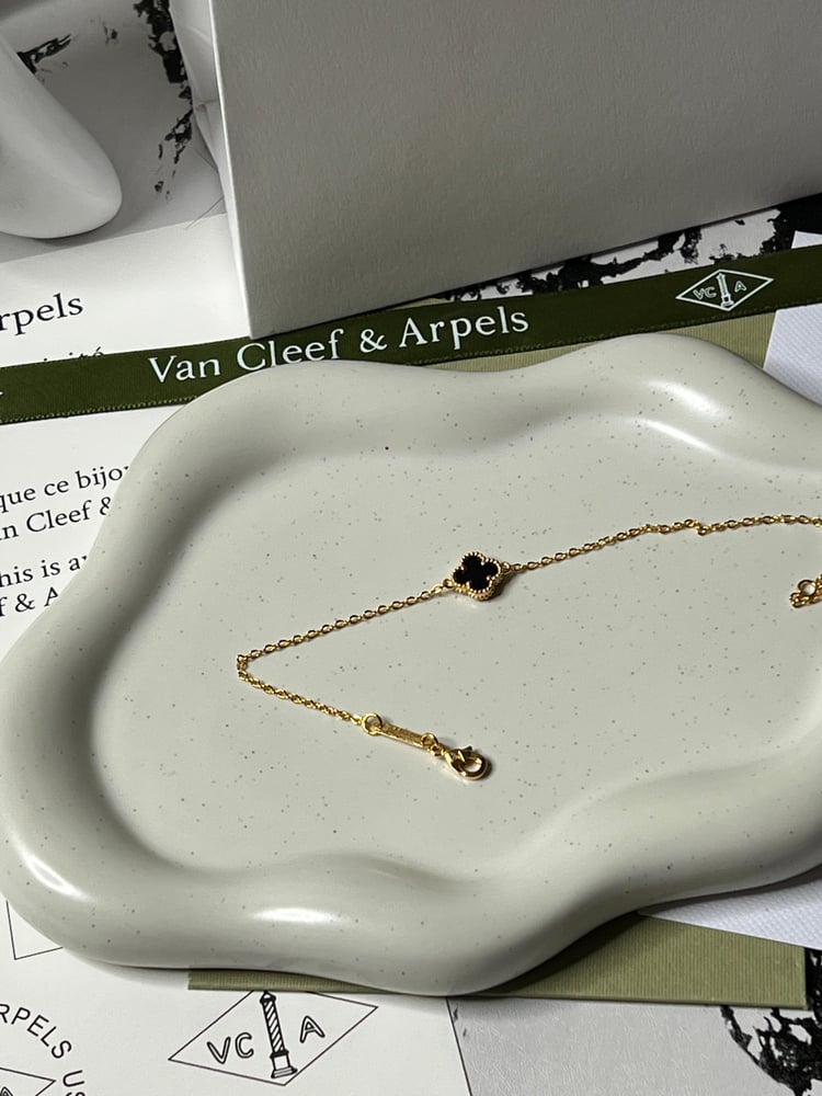 إسوارة Van cleef اذهبي_اسود
