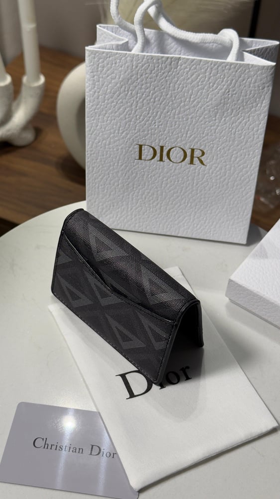 محافظ جيب رجالي - Dior