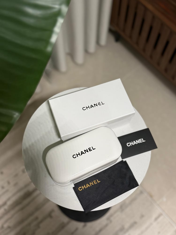 نظارة CHANEL عدسه اسود