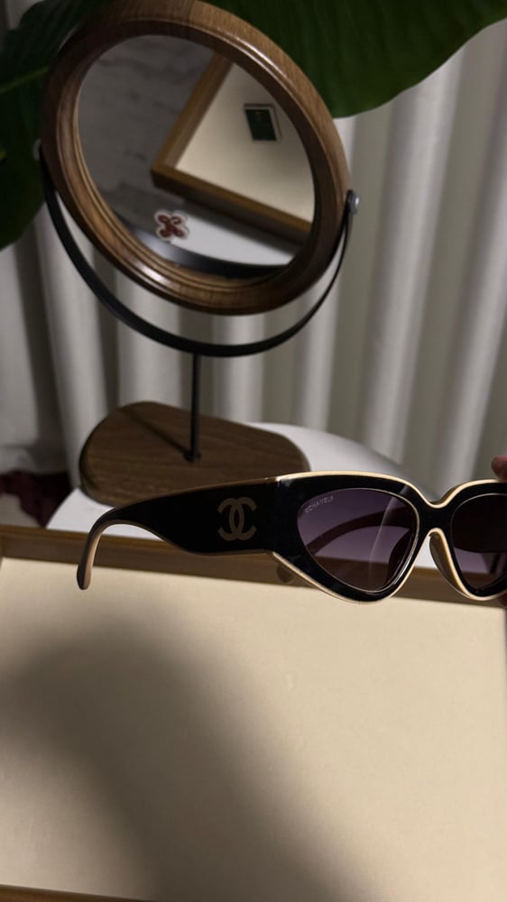 نظارة CHANEL عدسه اسود