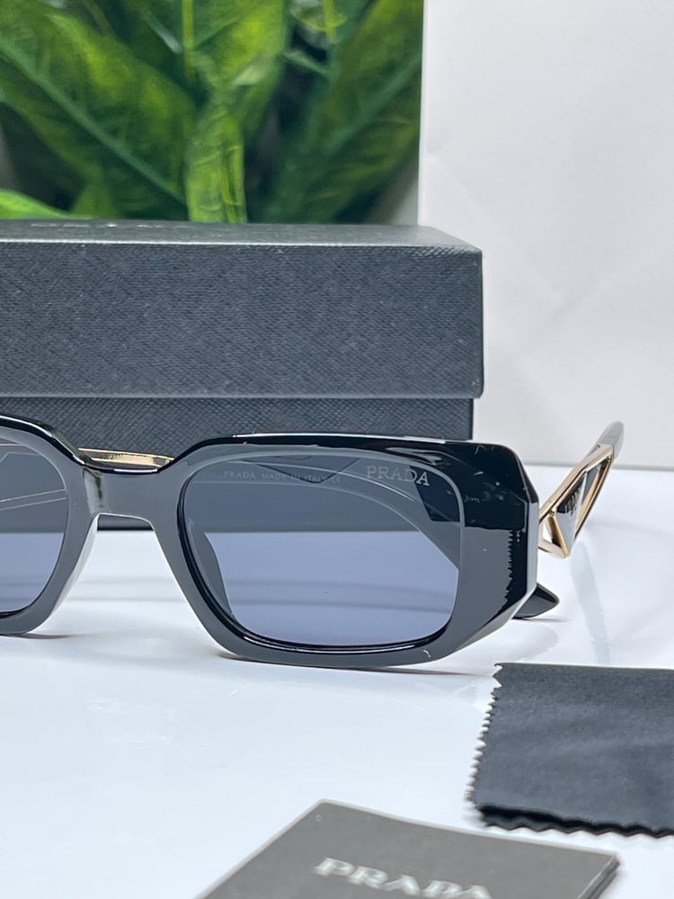 نظارة PRADA المشهورة معدن ذهبي