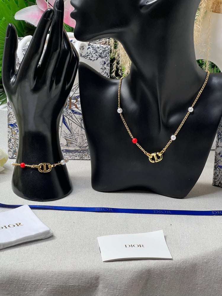 طقم Dior ذهبي ماستر كواليتي