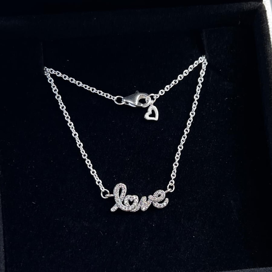 سلسال باندورا love كريستالات