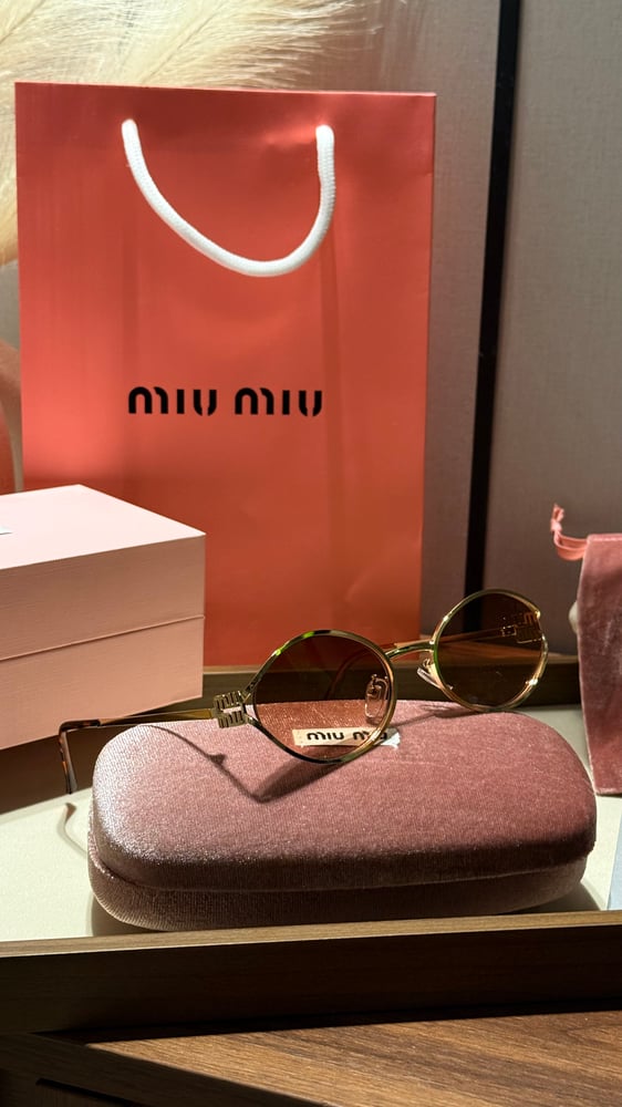 نظارة miu miu إطار ذهبي - عدسة مدرج مائل الى البني