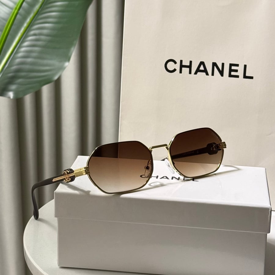 نظارة CHANEL اطار ذهبي عدسة بني