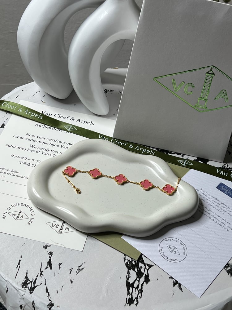 إسوارة Van cleef اذهبي_  وردي  مميز