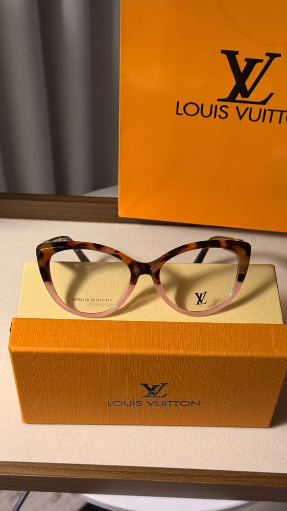 نظارة LOUIS VUITTON -لـونـين