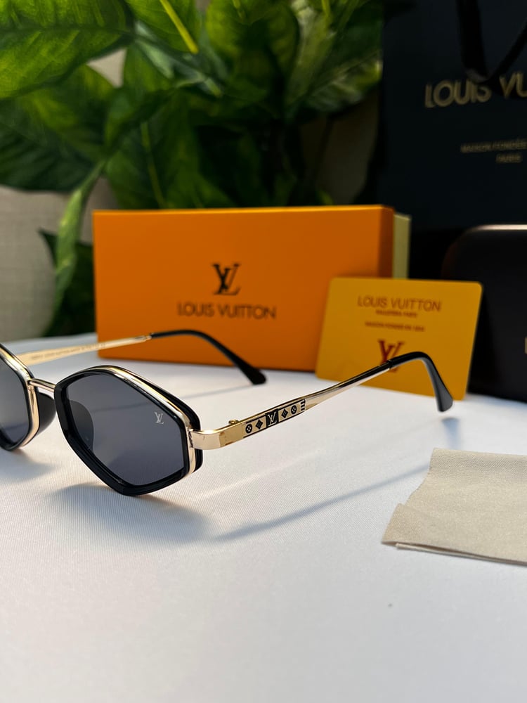 نظارة LOUIS VUITTON - ملون