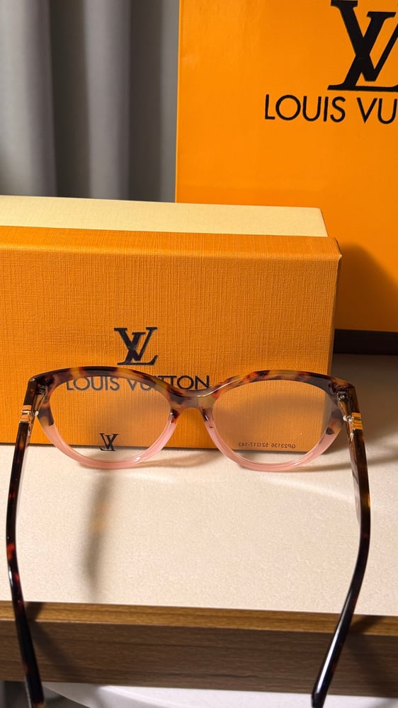 نظارة LOUIS VUITTON -لـونـين