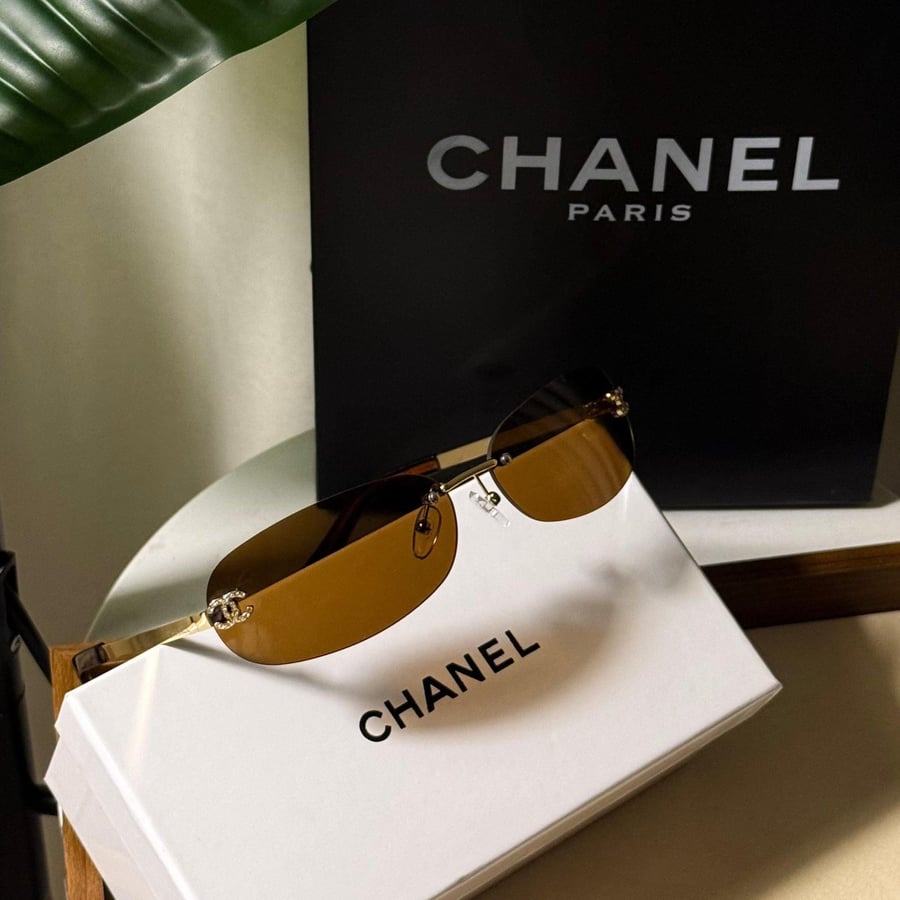 نظارة CHANEL -   أطار فضي  - عدسة وردي