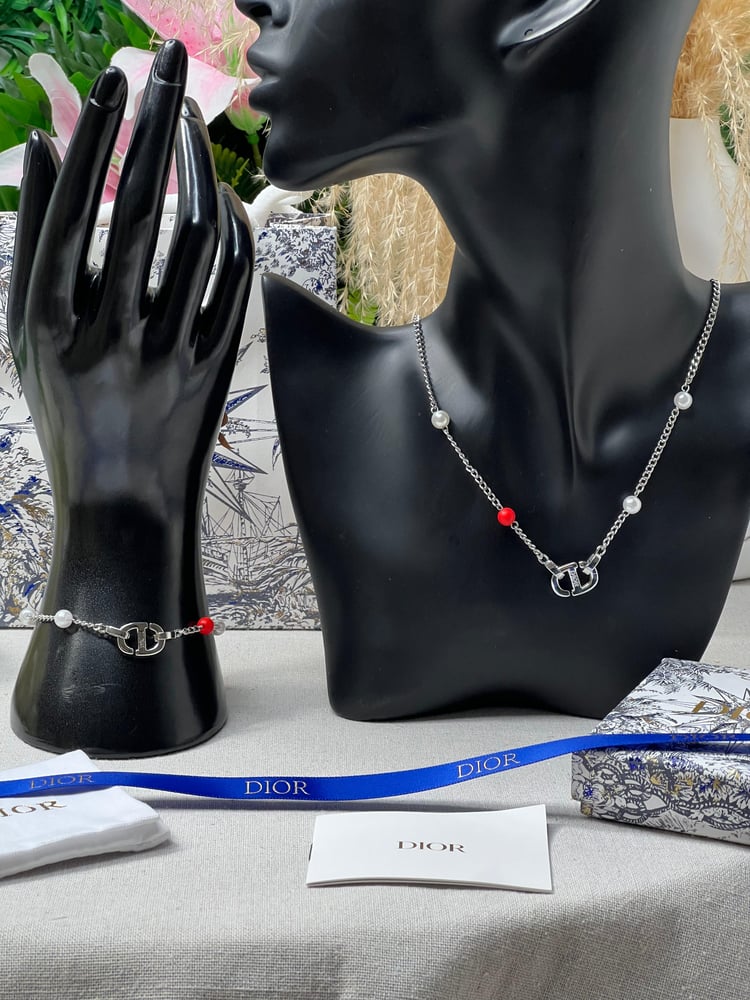 طقم Dior فضي ماستر كواليتي