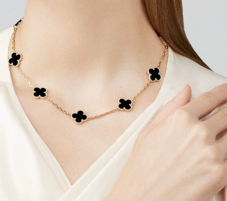 سلسال Van cleef المميز ذهبي - أسود ماستر كواليتي