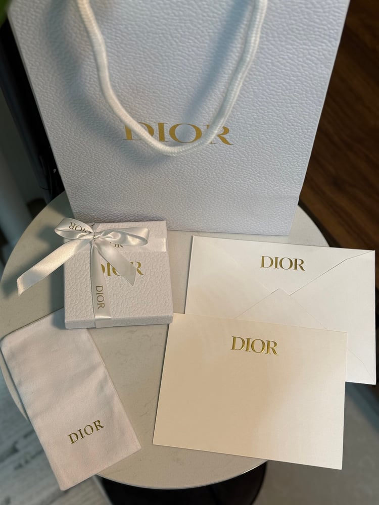ملحقات Dior الماستر  لون ( أبيض )