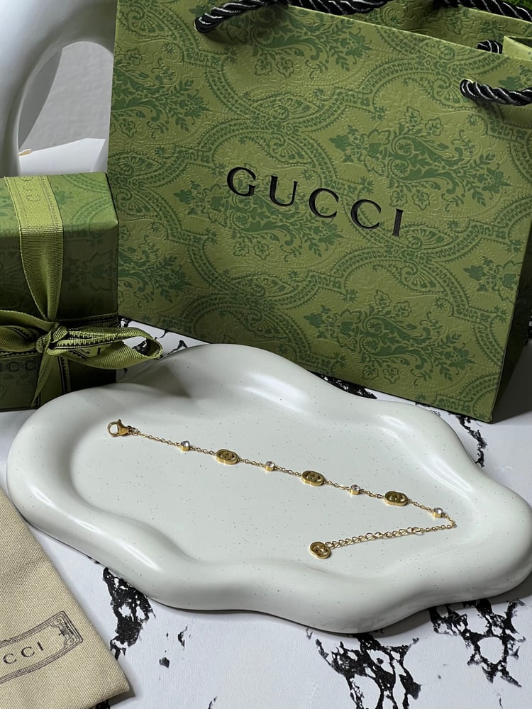 اسوارة GUCCI ذهبي ماستر كواليتي