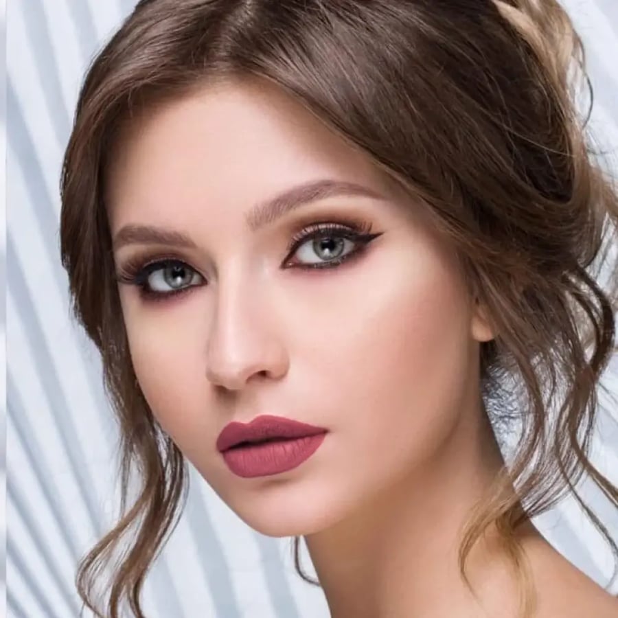 44 ADRIANA | ليف أحمر شفاه غير لامع ضد الماء