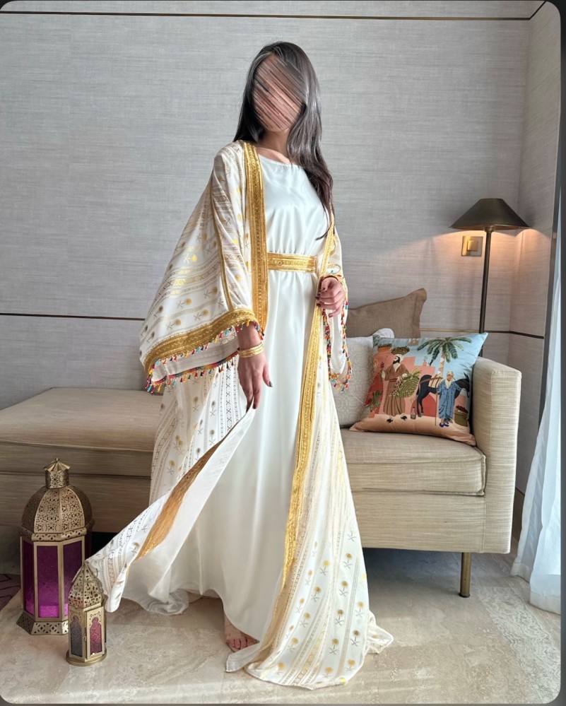 White embroidered bisht cloak