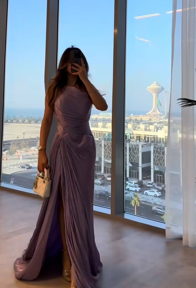 فستان ناعم لامع* الخامة:*كرنكل