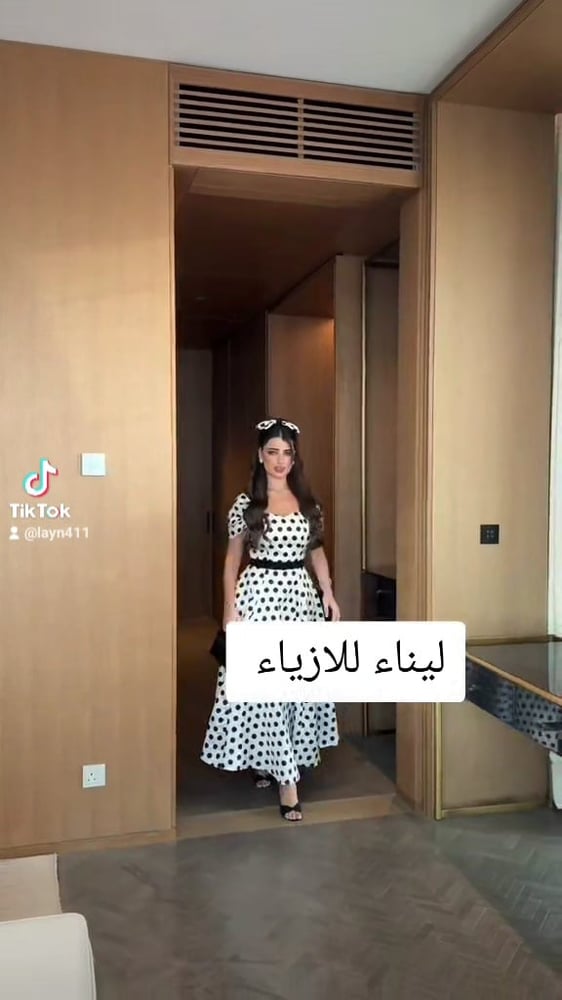 فستان تفته خفيفه مع فيونكه الشعر الطول