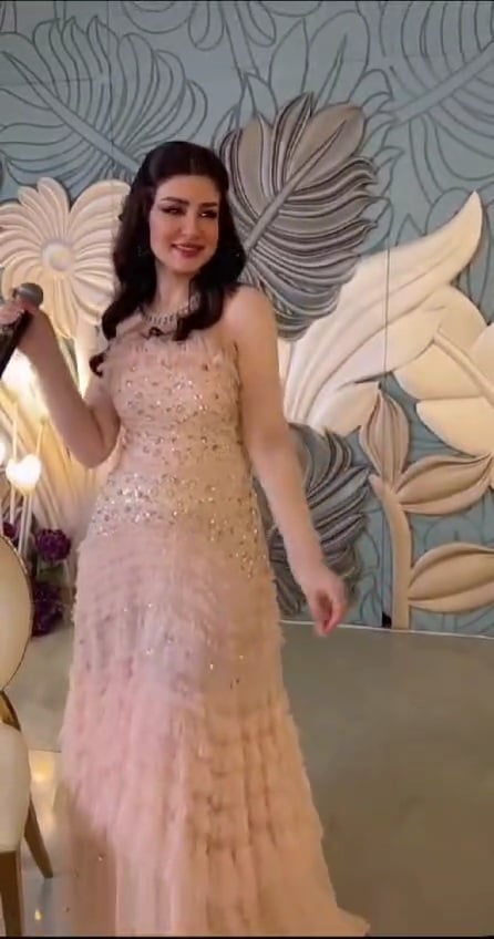 Evening dresses 113