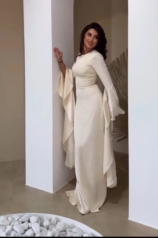 Dress made of Korean silk crinkle fabric with a beautiful design